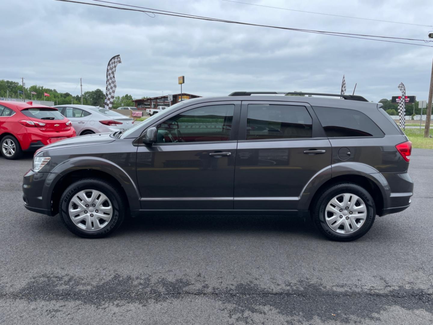 2019 Silver Dodge Journey (3C4PDCBG4KT) with an V6, 3.6 Liter engine, Automatic, 4-Spd w/AutoStick transmission, located at 8008 Warden Rd, Sherwood, AR, 72120, (501) 801-6100, 34.830078, -92.186684 - Photo#4